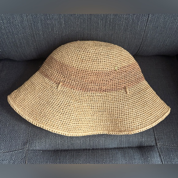 Helen Kaminski bucket hat - Picture 1 of 5
